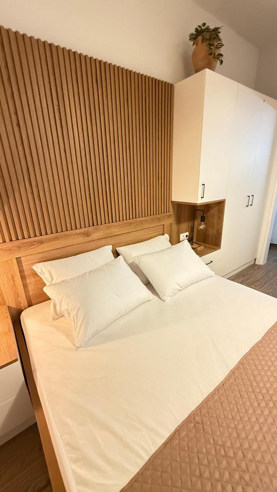 Ellinfos Aparthotel Hanioti Bagian luar foto