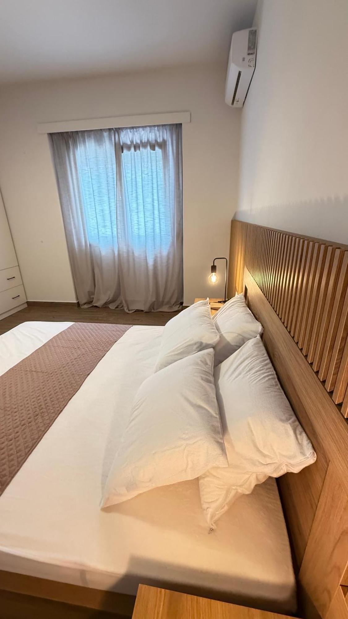 Ellinfos Aparthotel Hanioti Bagian luar foto
